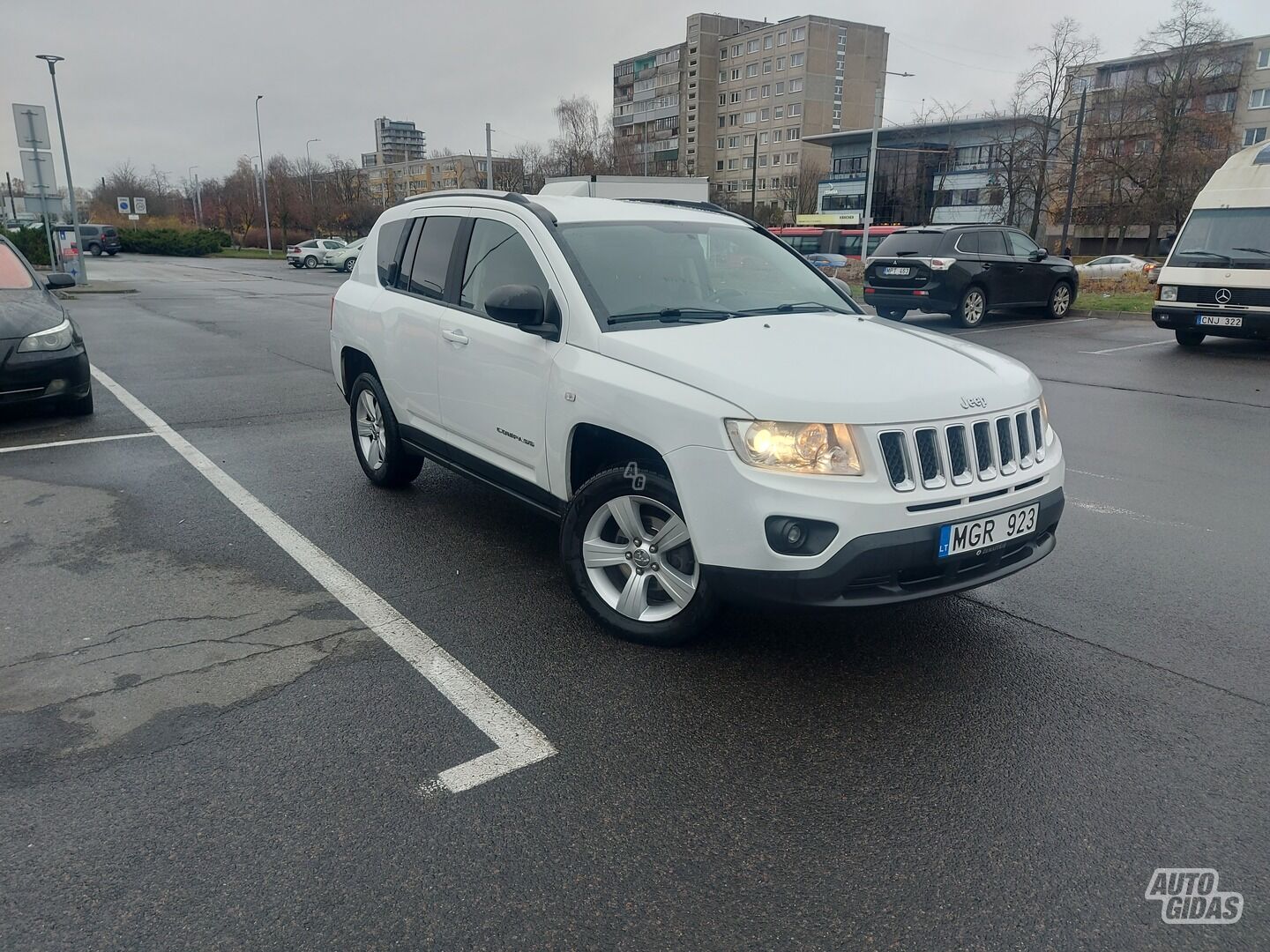 Jeep Compass 2013 г Внедорожник / Кроссовер