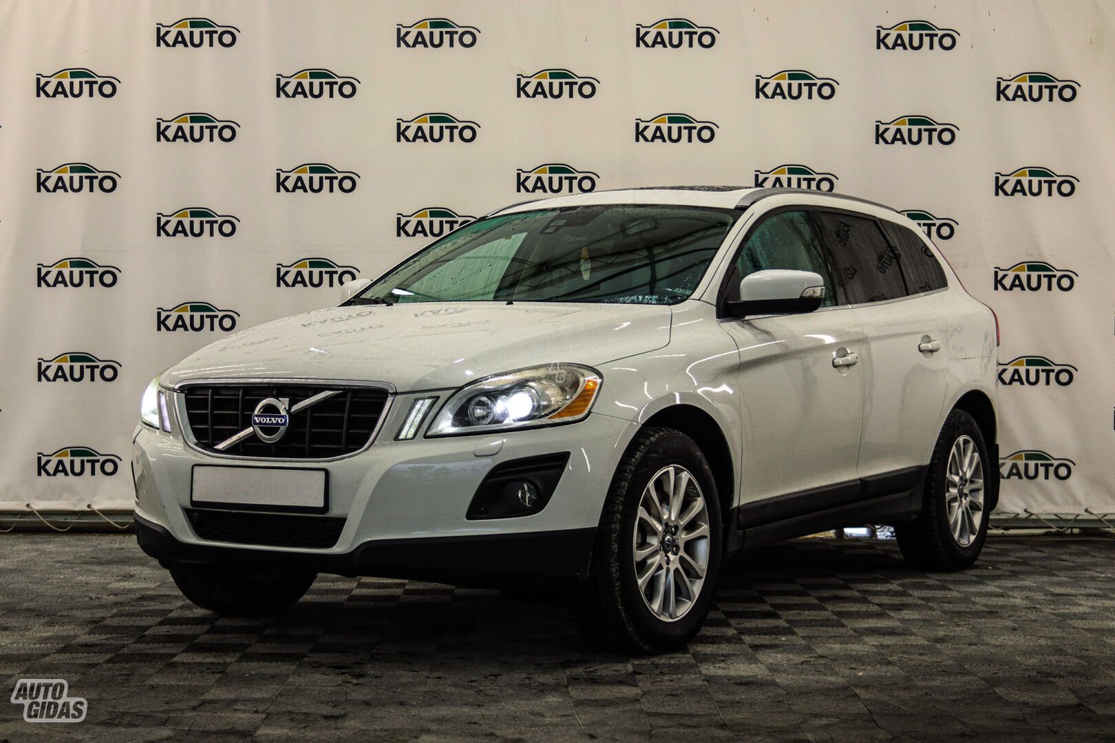 Volvo XC60 2009 y Off-road / Crossover