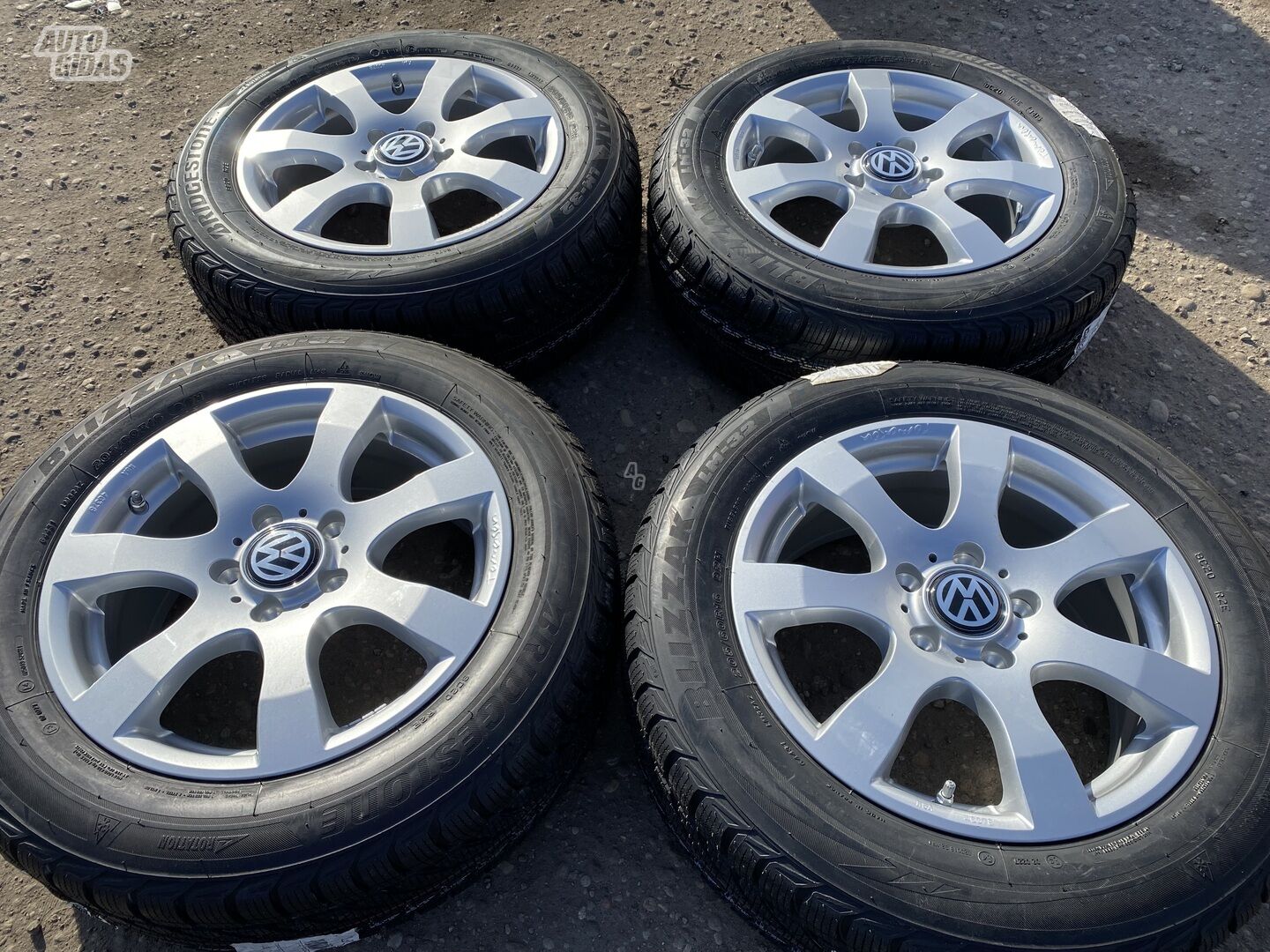 Volkswagen Siunciam, 7J ET48 light alloy R16 rims