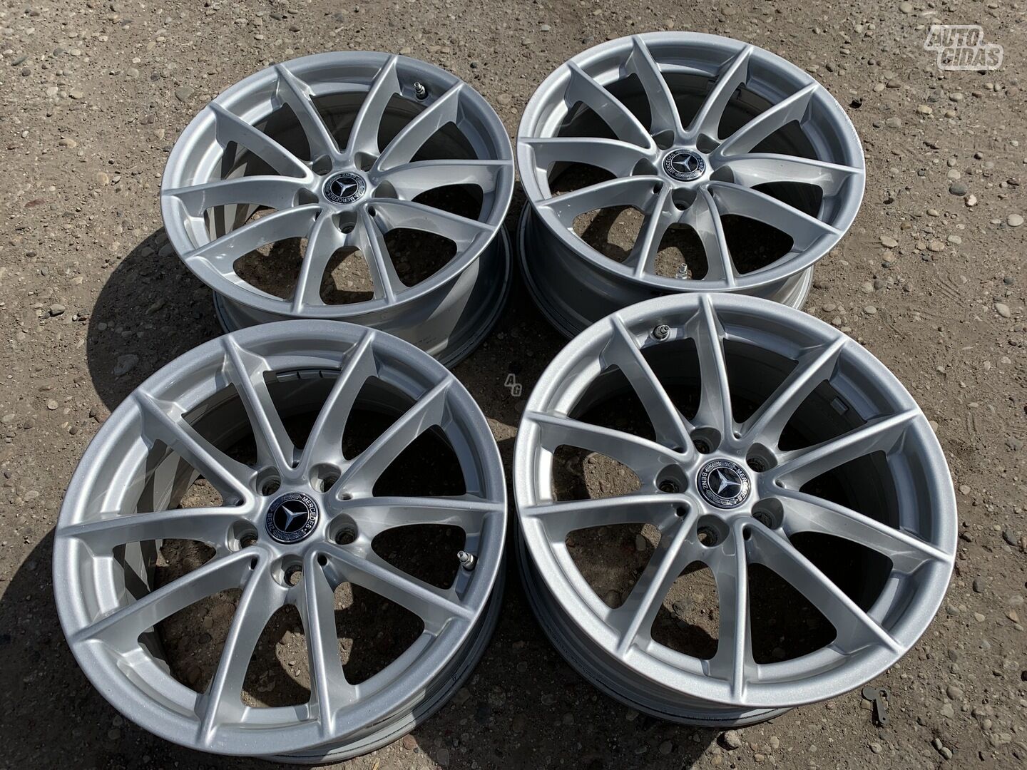 Mercedes-Benz Siunciam, 7,5J ET27 light alloy R17 rims