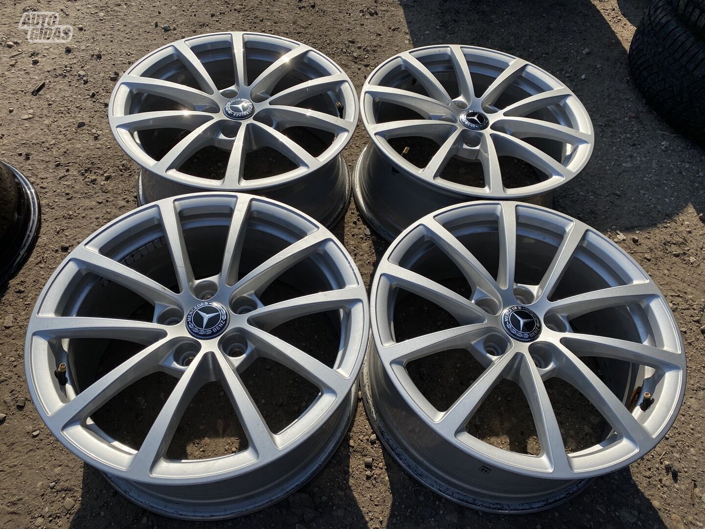 Mercedes-Benz Siunciam, 7,5J ET36 light alloy R17 rims