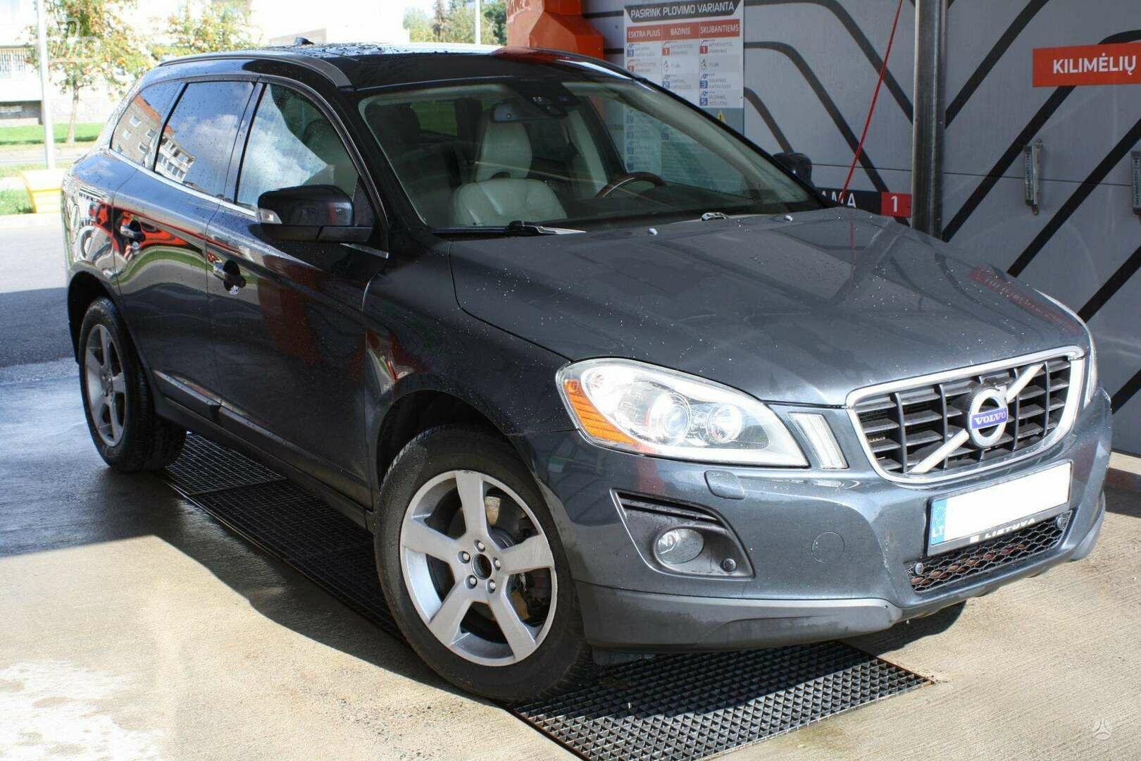 Volvo XC60 2010 m Visureigis / Krosoveris