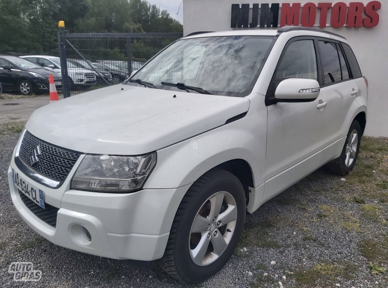 Suzuki Grand Vitara 2010 г Внедорожник / Кроссовер