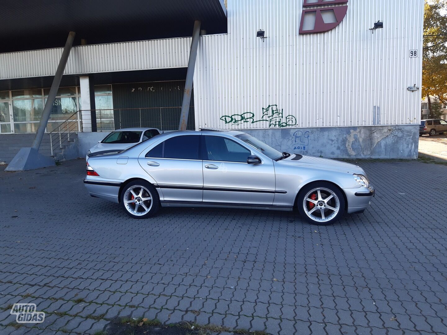 Mercedes-Benz S 320 V220 2000 y