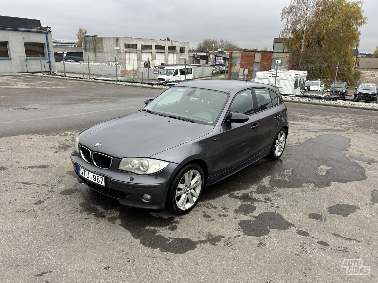 Bmw 120 E87 2005 y