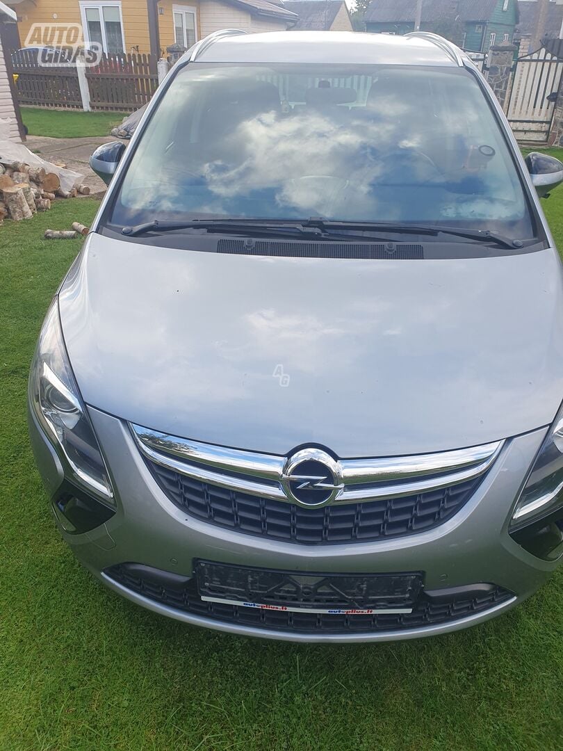 Opel Zafira Tourer 2012 y Van