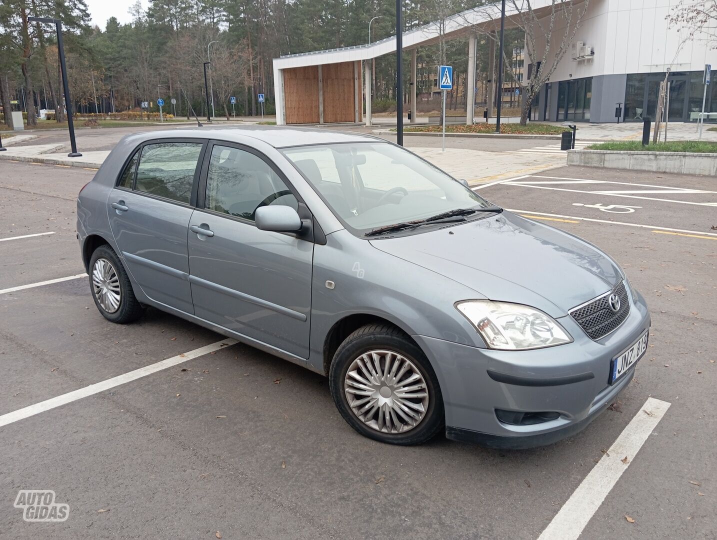 Toyota Corolla 2003 г Хэтчбек