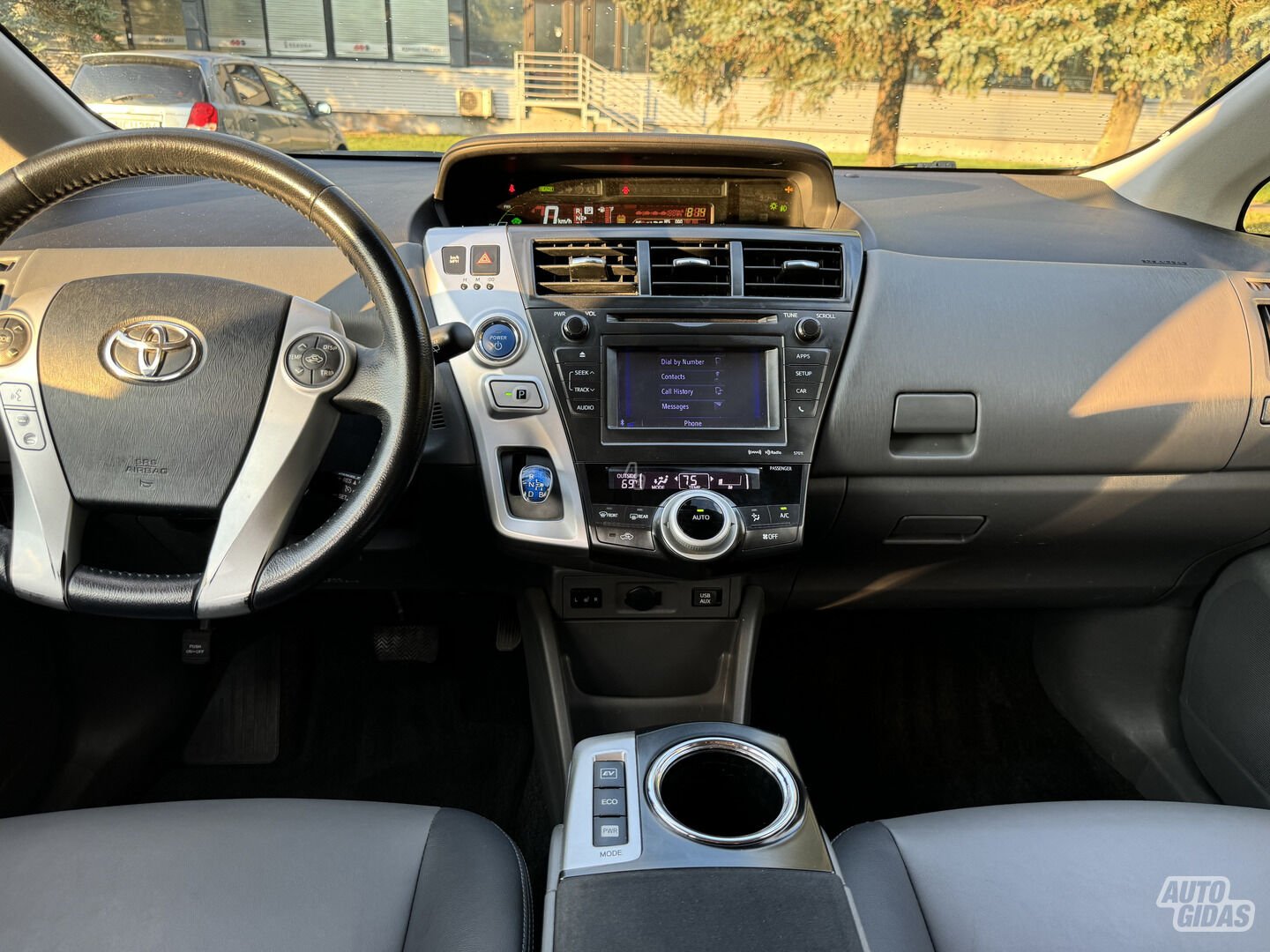 Toyota Prius+ 2014 г Минивэн