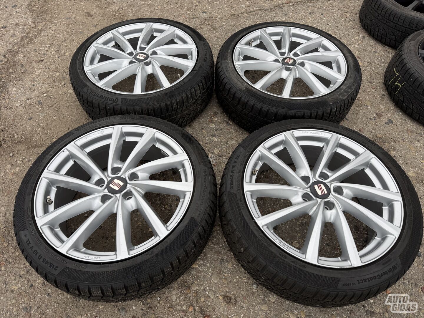 Seat Siunciam, 7J Et45 light alloy R18 rims