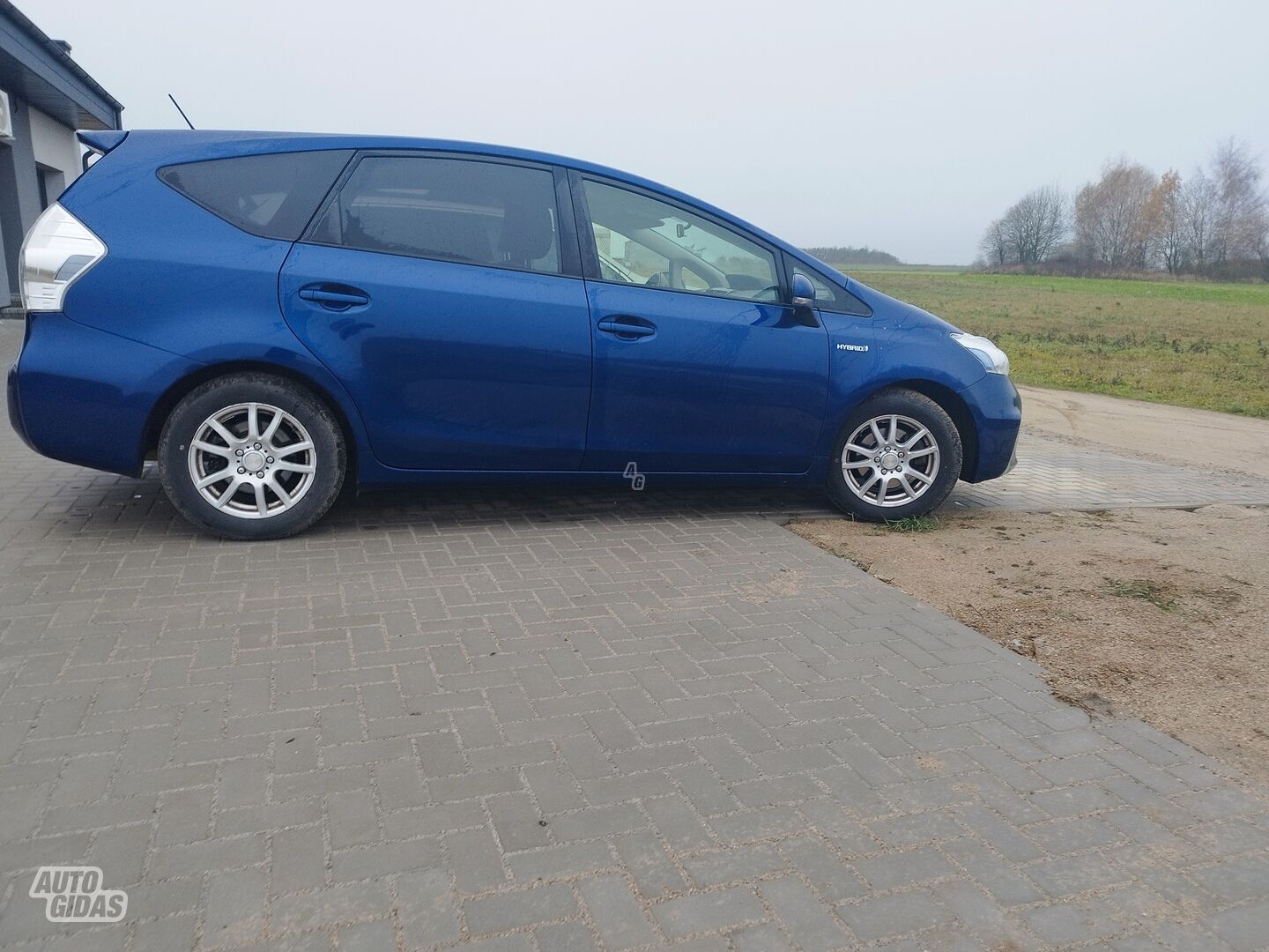 Toyota Prius+ 2012 г Минивэн