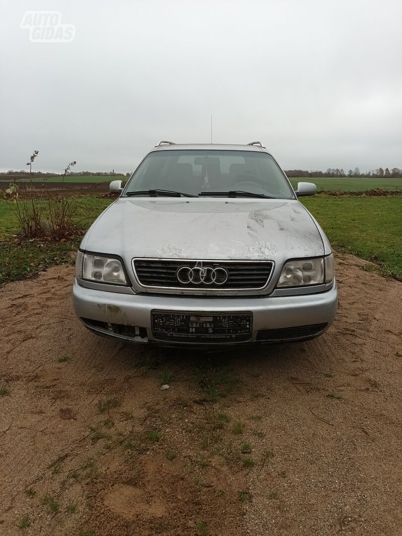 Audi A6 TDI quattro 1996 y