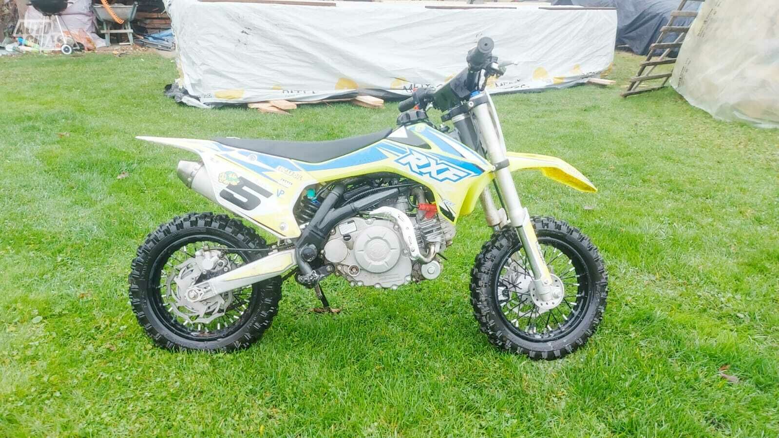 Apollo 2022 y Motocross / Supermoto motorcycle