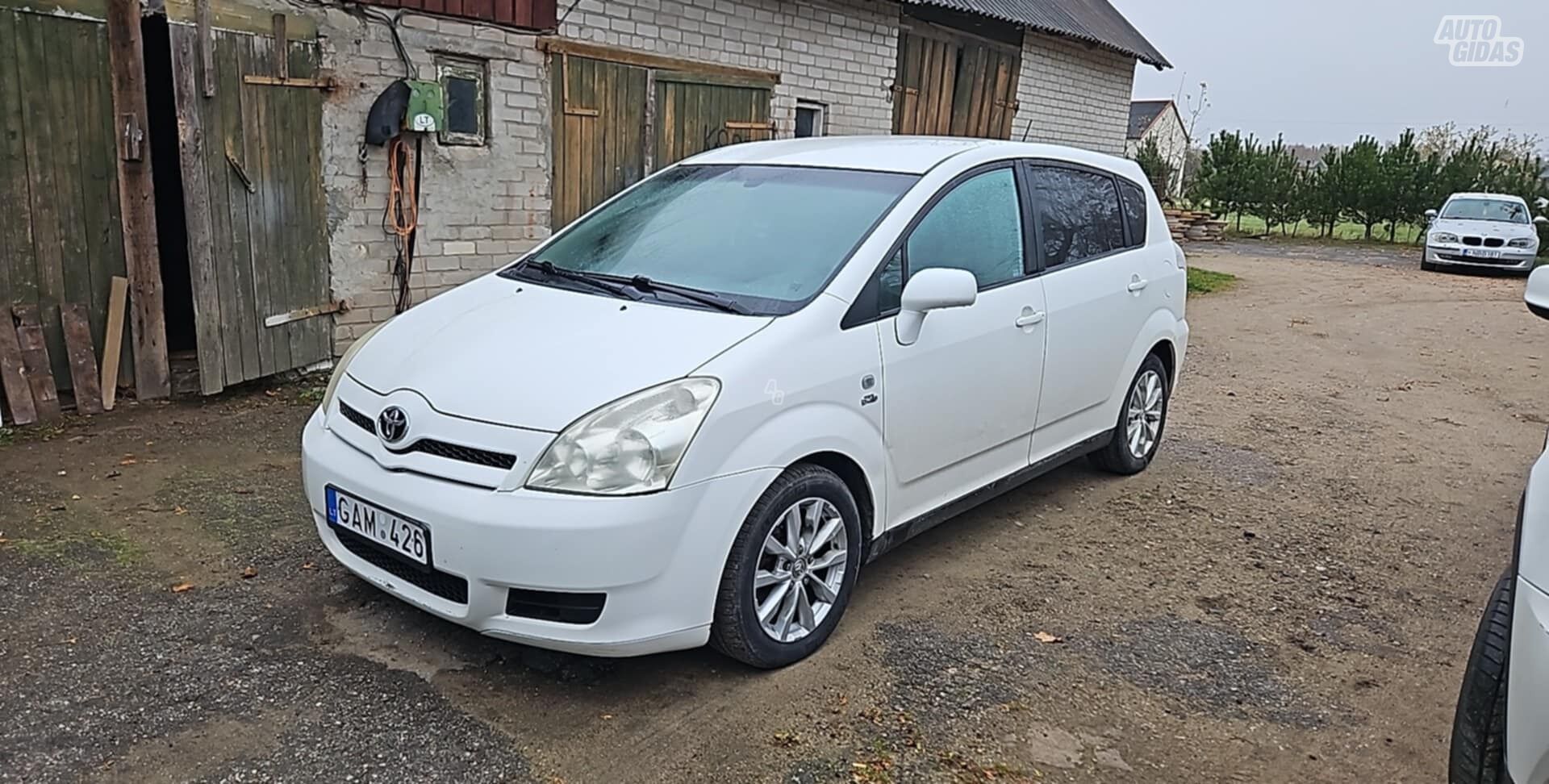 Toyota Corolla Verso 2005 г Минивэн