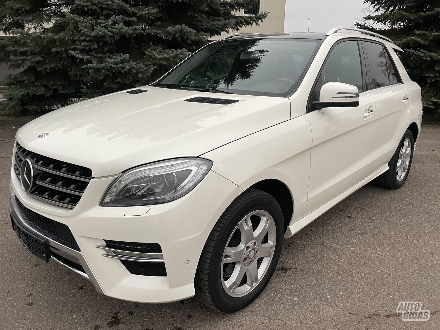 Mercedes-Benz ML 350 2012 г Внедорожник / Кроссовер