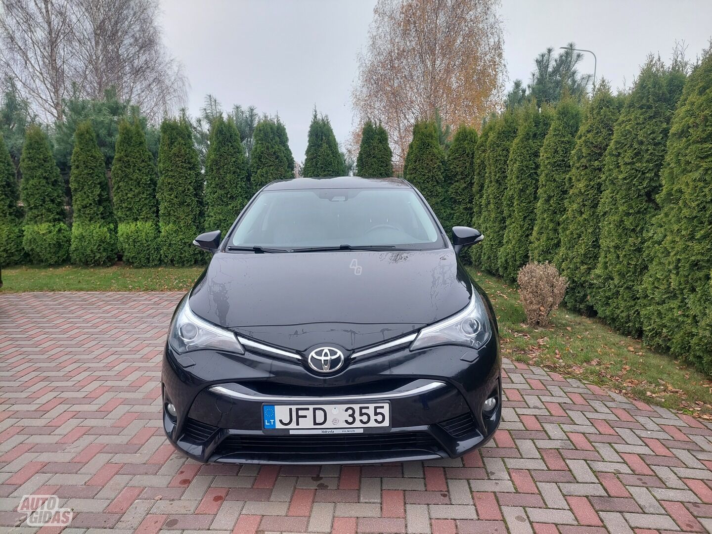 Toyota Avensis 2016 г Седан