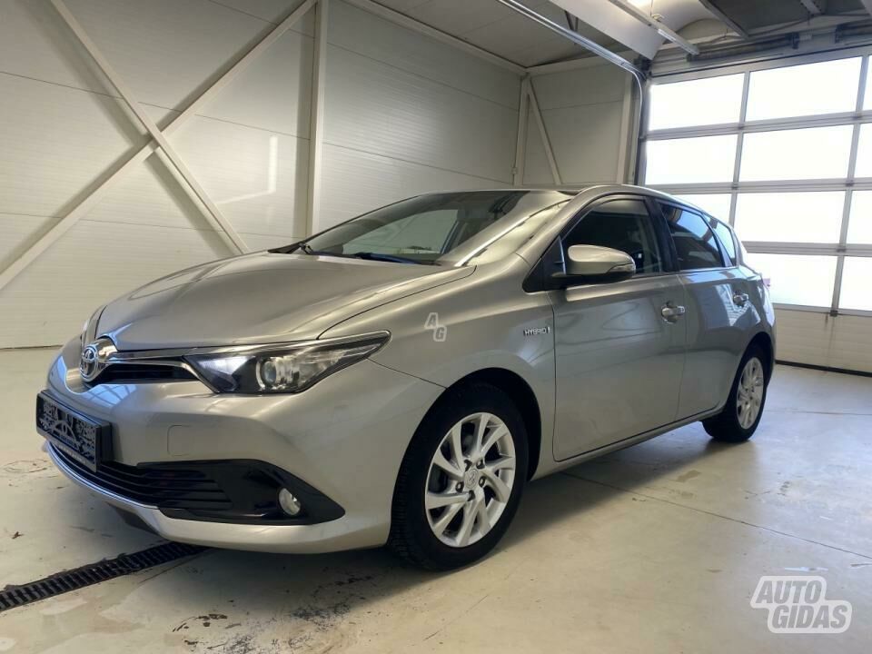 Toyota Auris 2016 г Хэтчбек