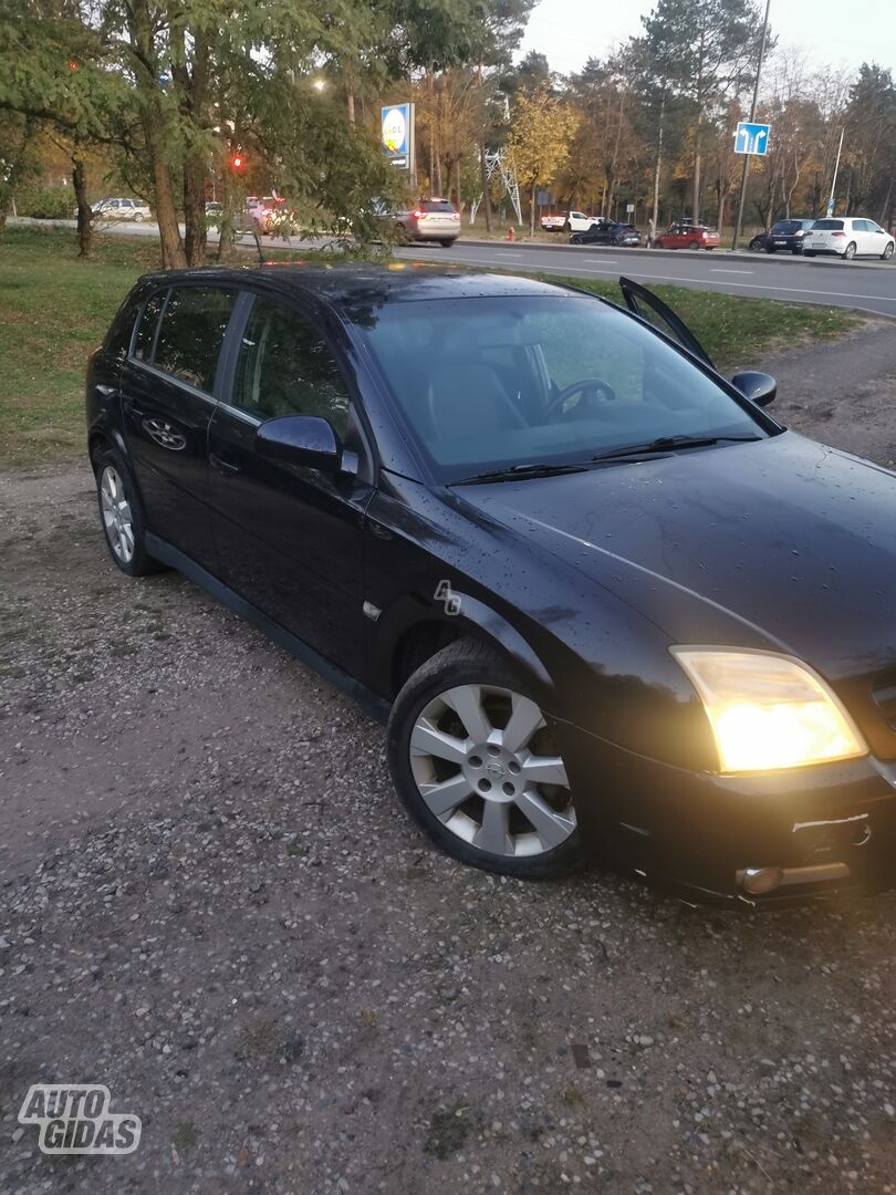 Opel Signum 1681 2004 m