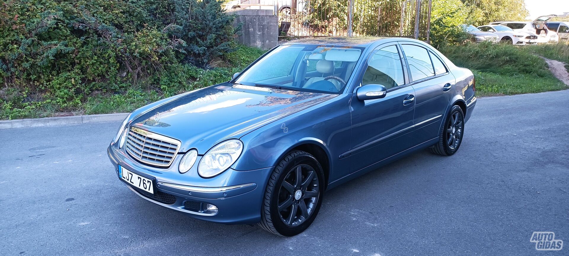 Mercedes-Benz E 200 2005 y Sedan