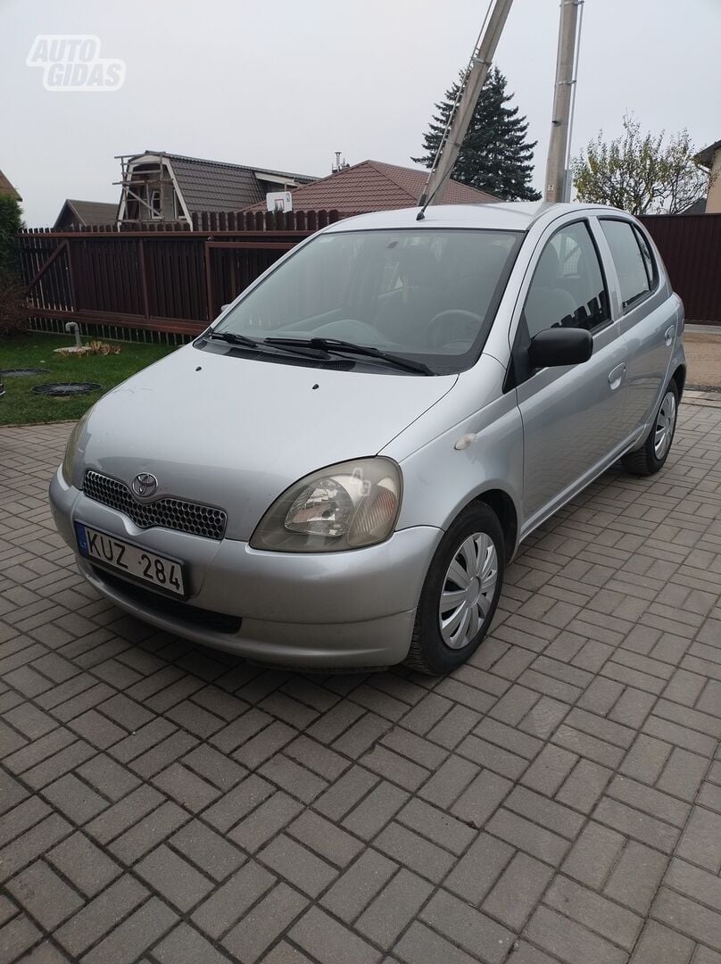 Toyota Yaris 2002 г Хэтчбек