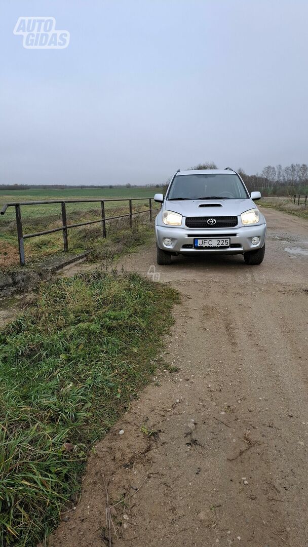 Toyota RAV4 2004 y Off-road / Crossover