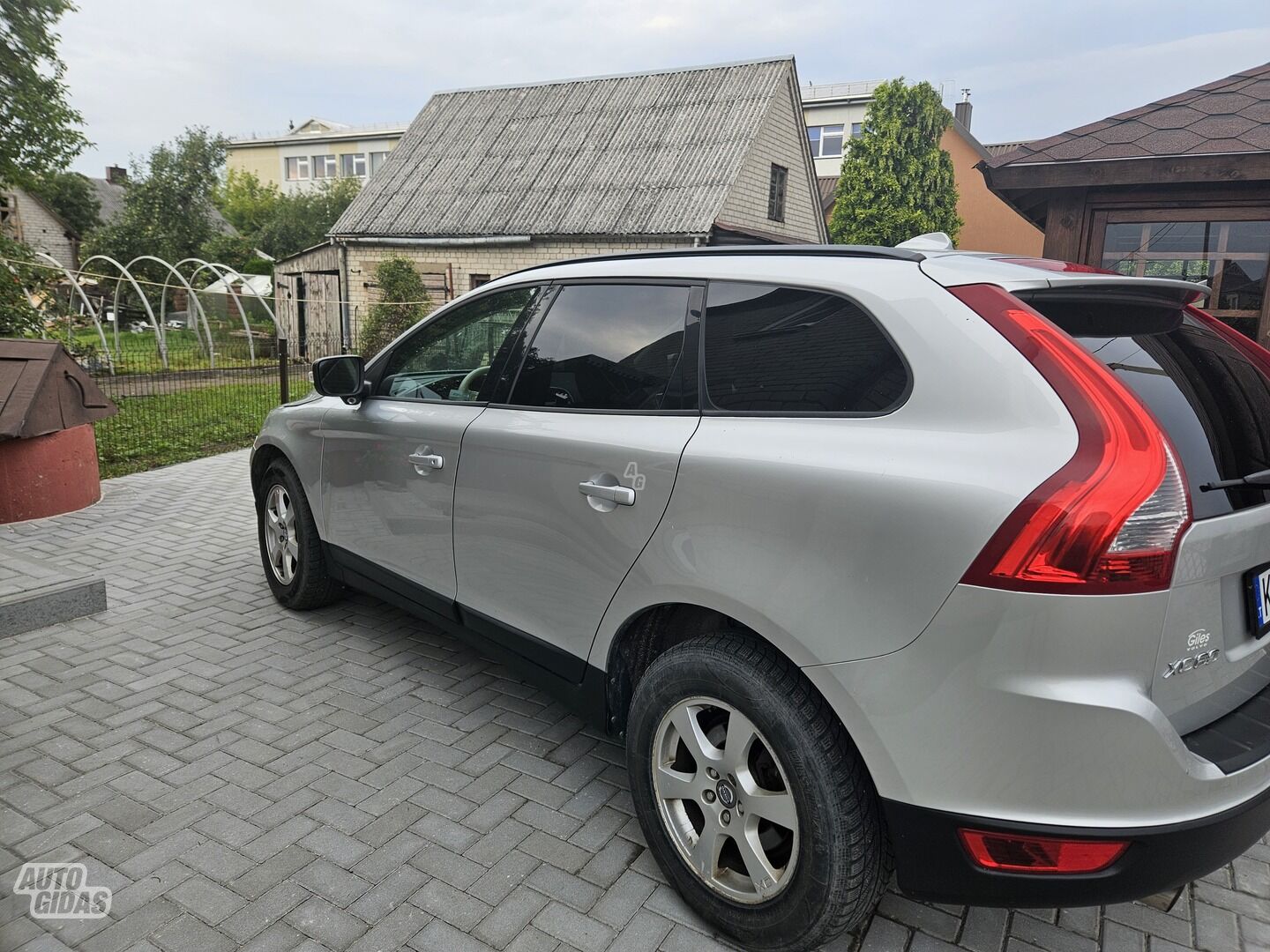 Volvo XC60 2010 г Внедорожник / Кроссовер