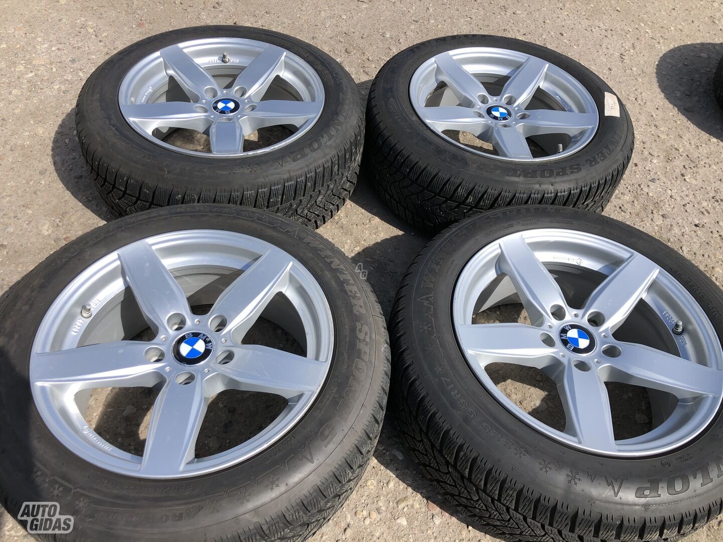 BMW Siunciam, 8J ET30 light alloy R17 rims