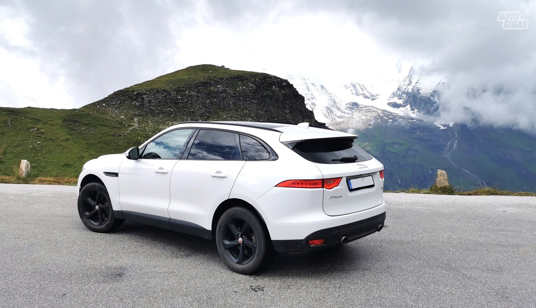 Jaguar F-Pace 2017 y Off-road / Crossover