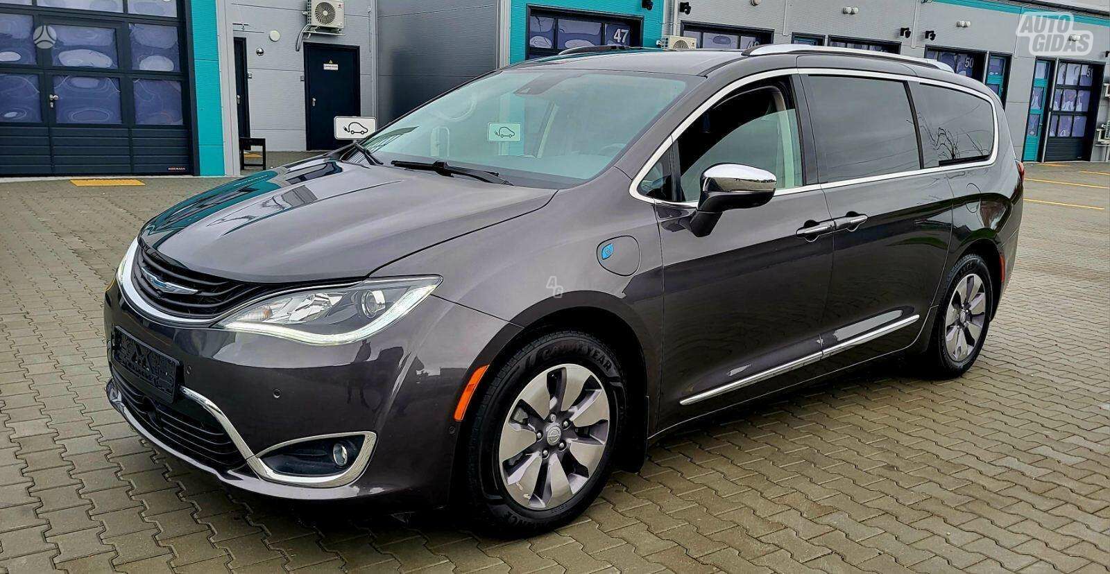 Chrysler Pacifica 2019 m Vienatūris