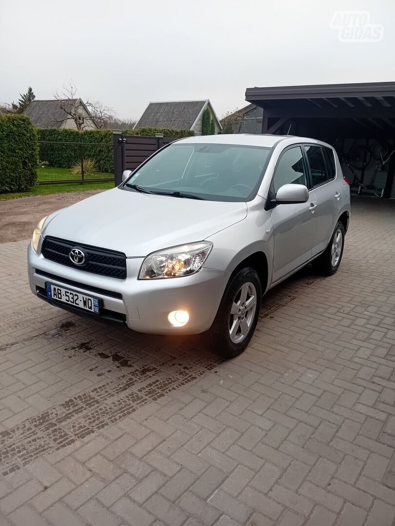 Toyota RAV4 III D4d 2009 m