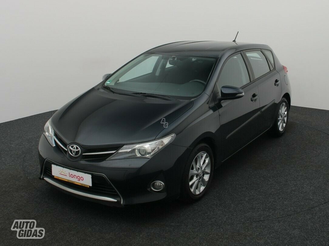 Toyota Auris 2014 г Хэтчбек