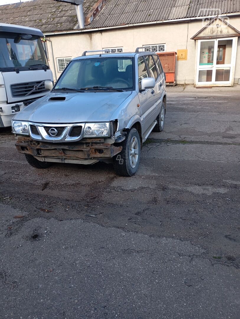 Nissan Terrano 2004 г Внедорожник / Кроссовер