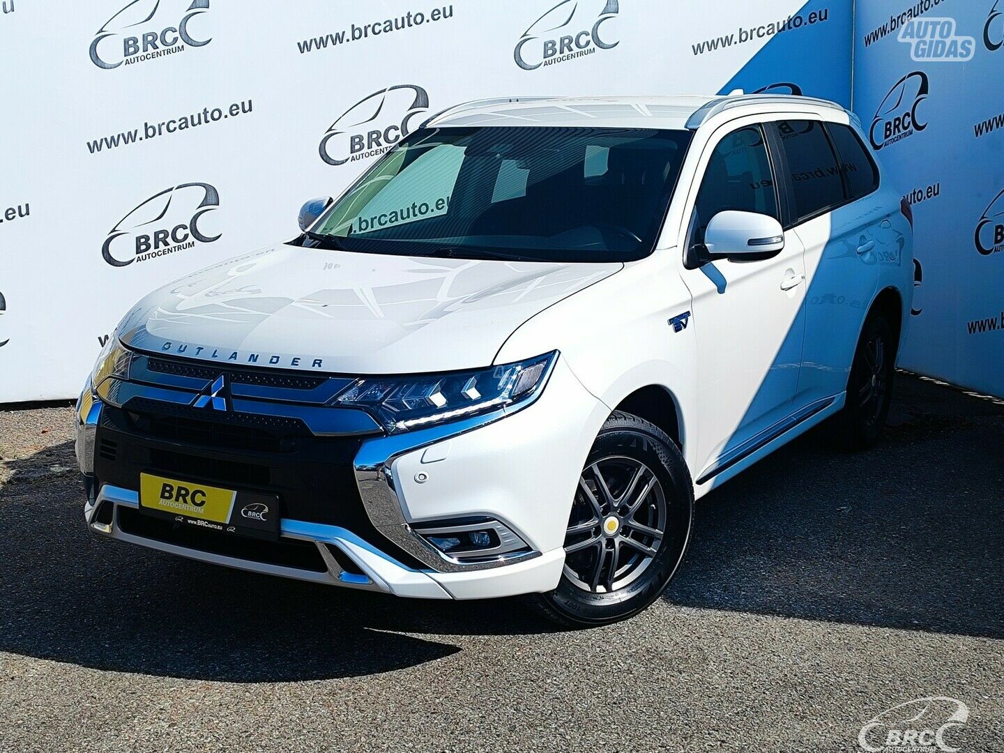 Mitsubishi Outlander 2.4 Plug-in Hybrid 4 2020 m