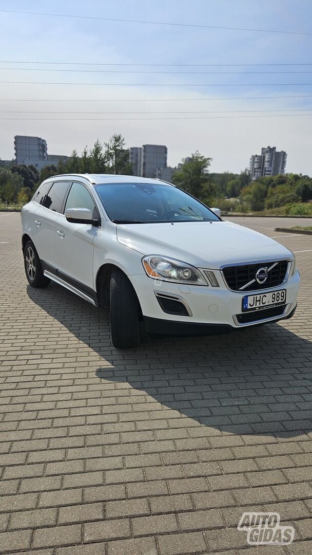 Volvo XC60 2012 y Off-road / Crossover