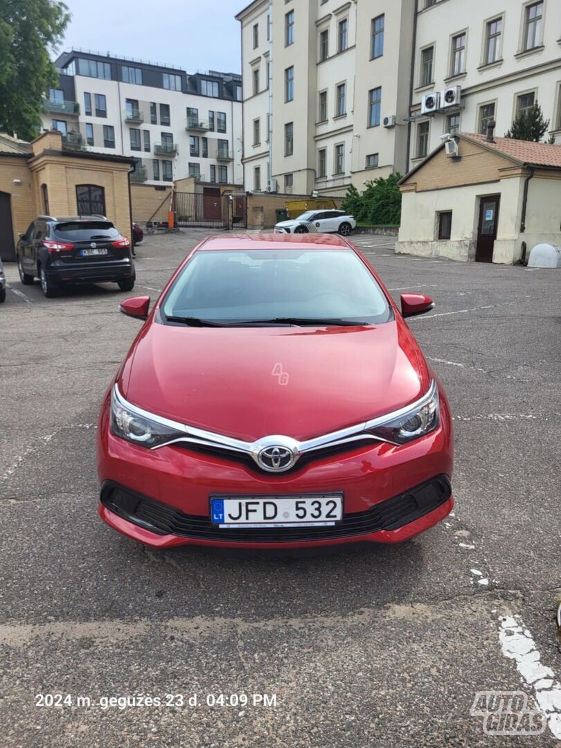 Toyota Auris II 2016 y