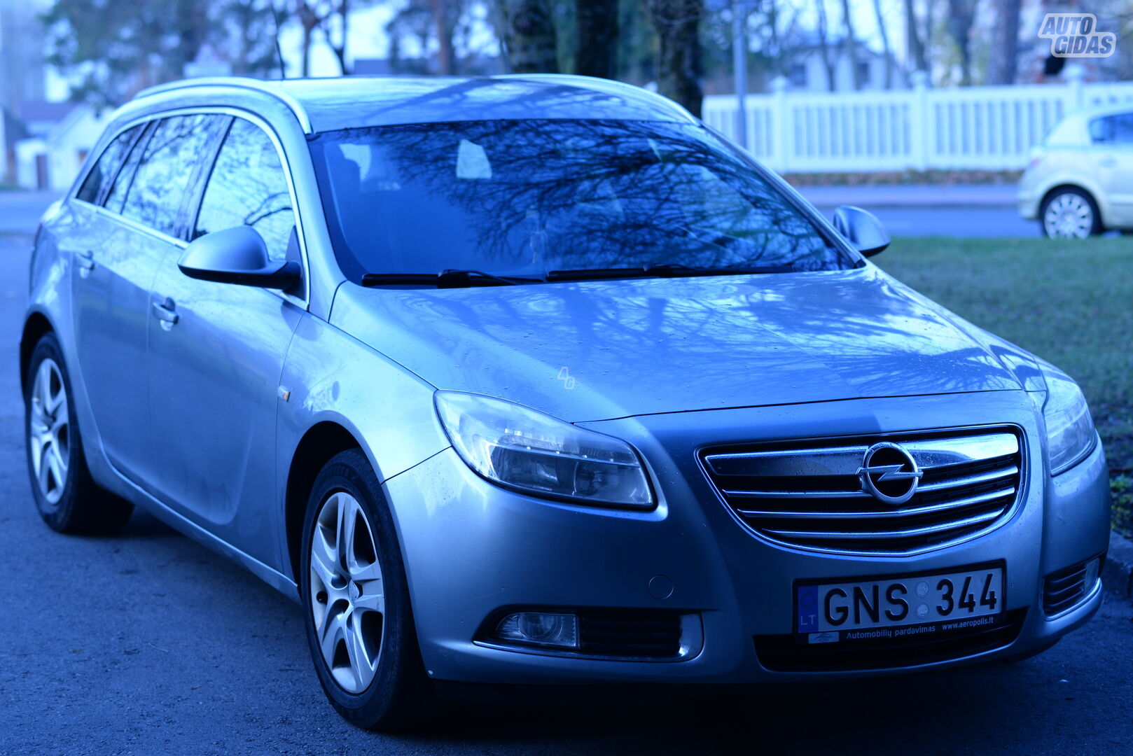 Opel Insignia 2010 г Универсал