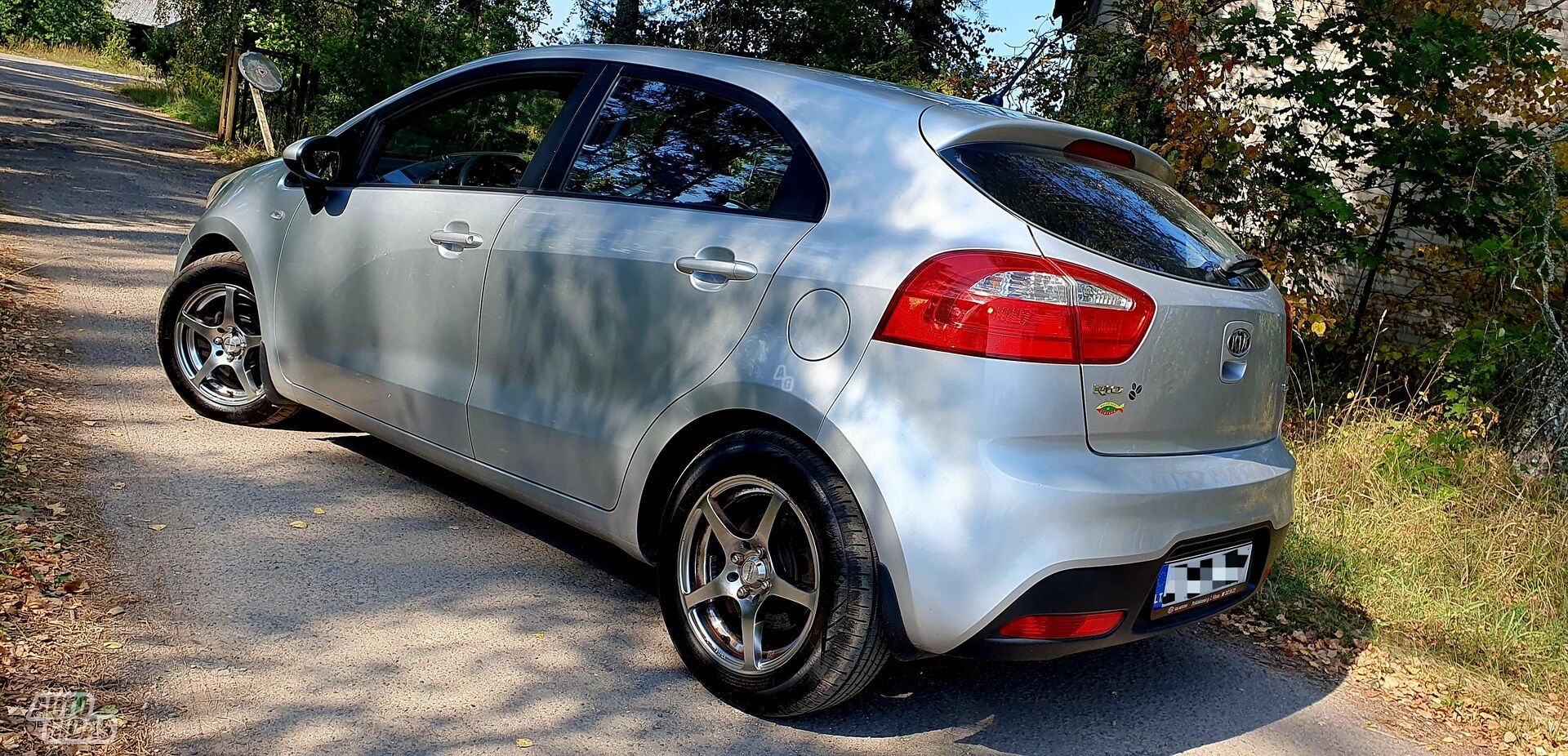 Kia Rio 2012 y Hatchback