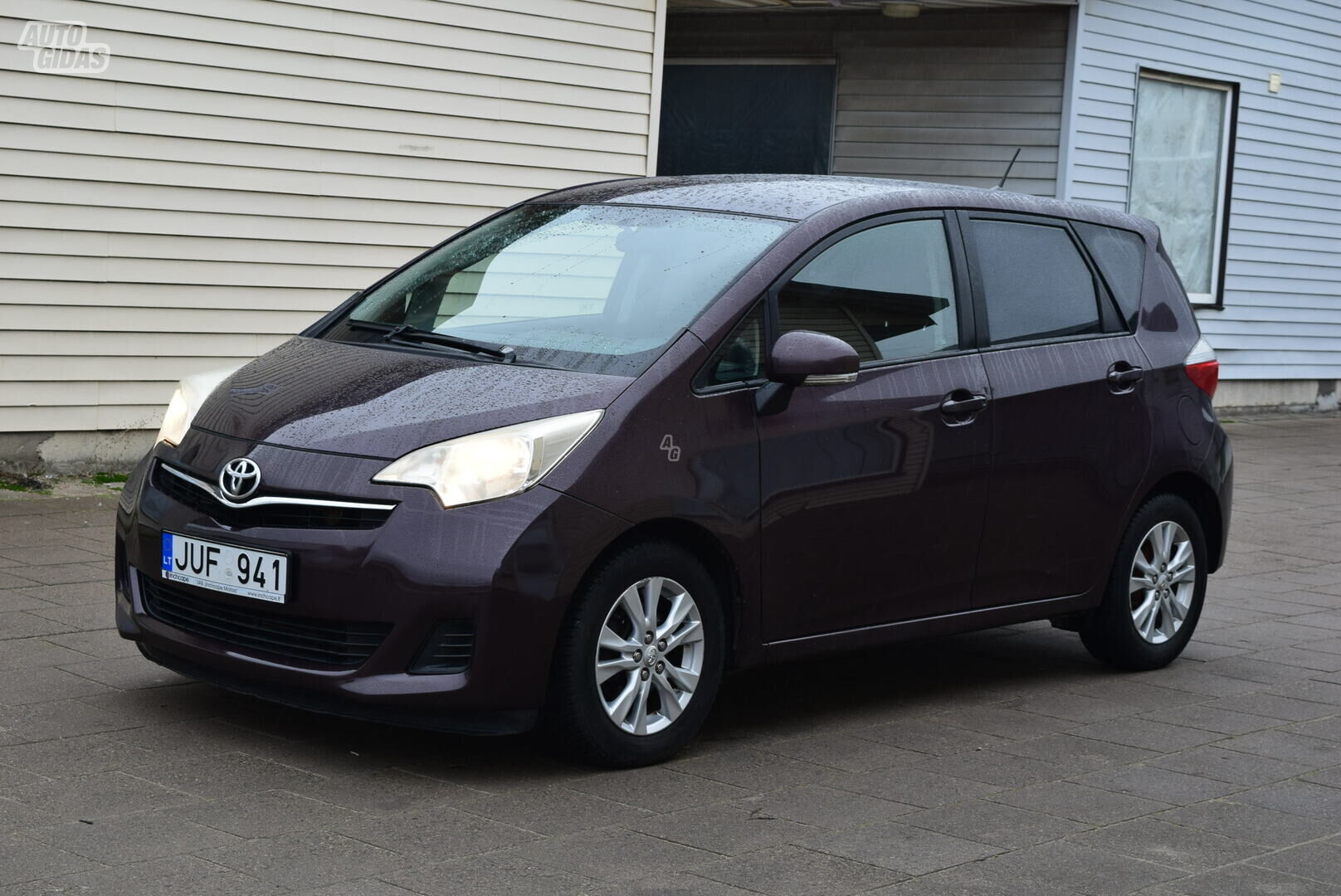 Toyota Verso-S 2011 m Universalas