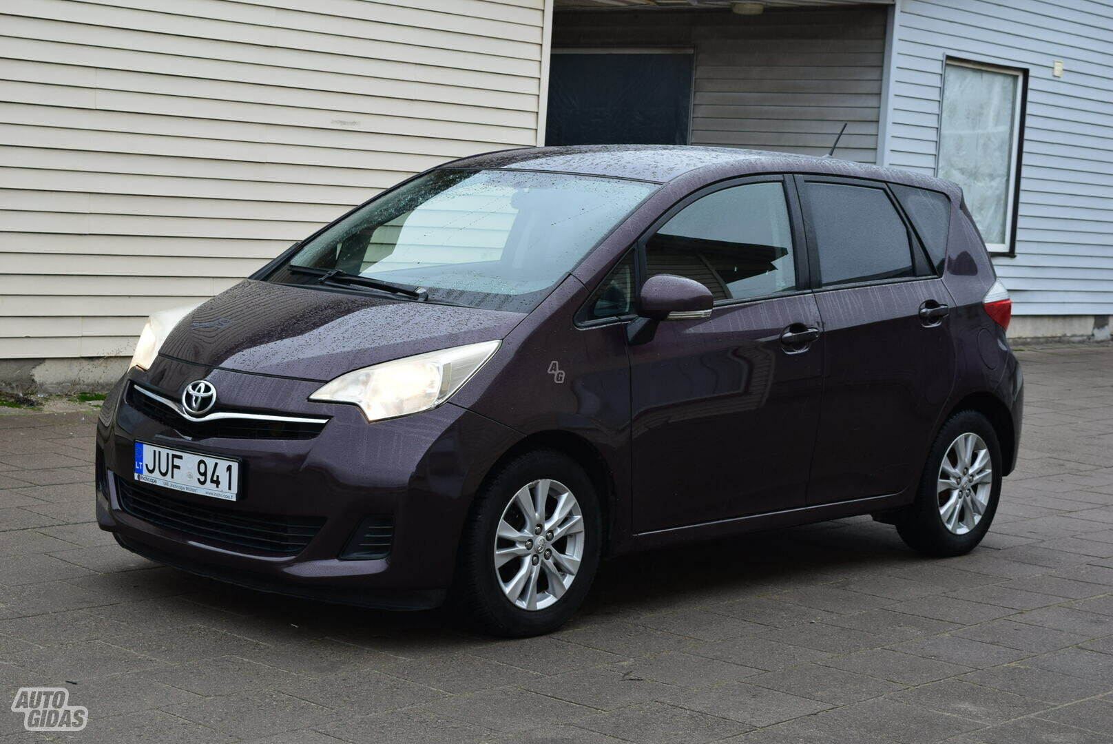 Toyota Verso-S 2011 m Universalas