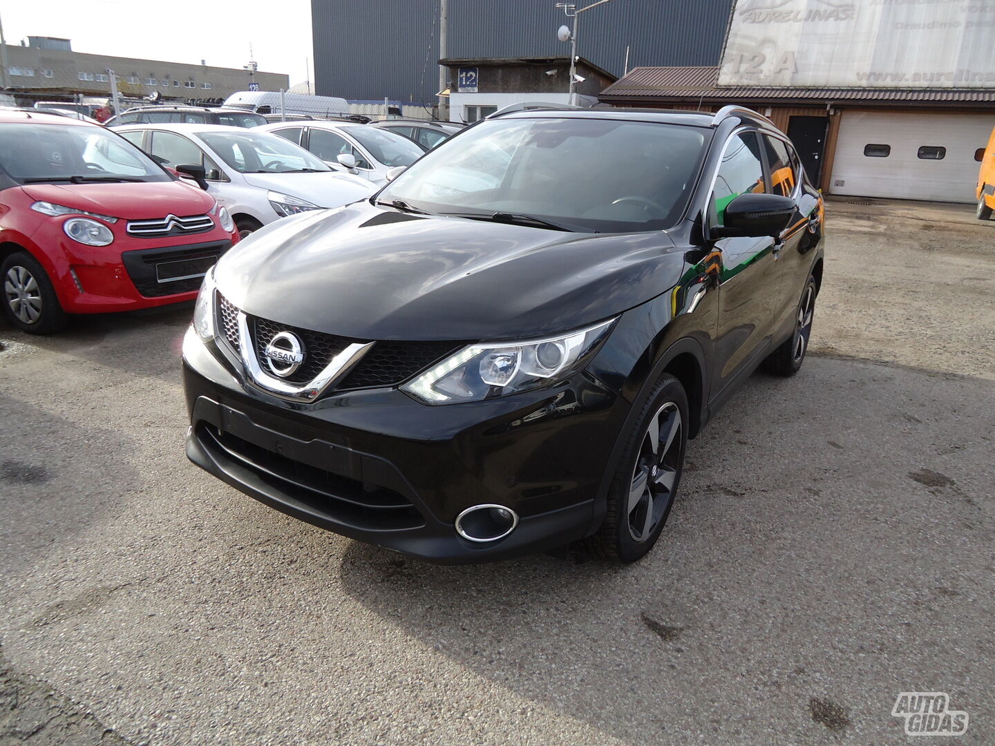 Nissan Qashqai 2015 y Off-road / Crossover