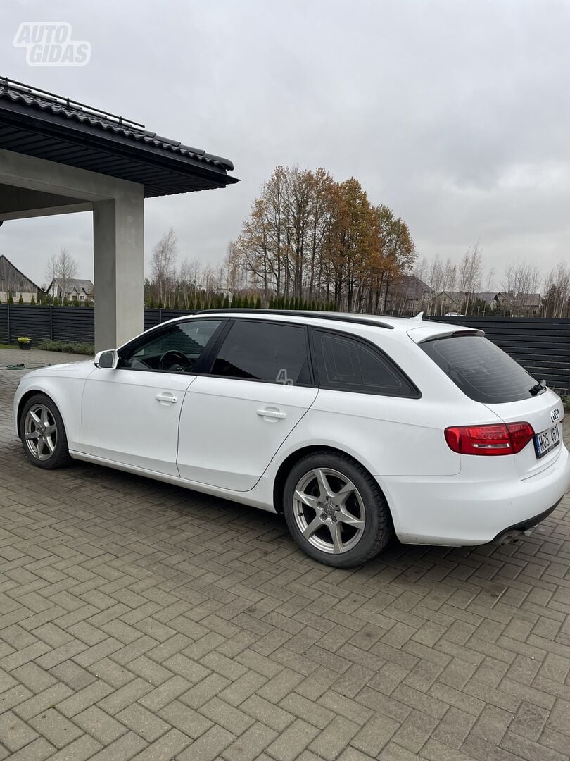 Audi A4 2011 г Универсал