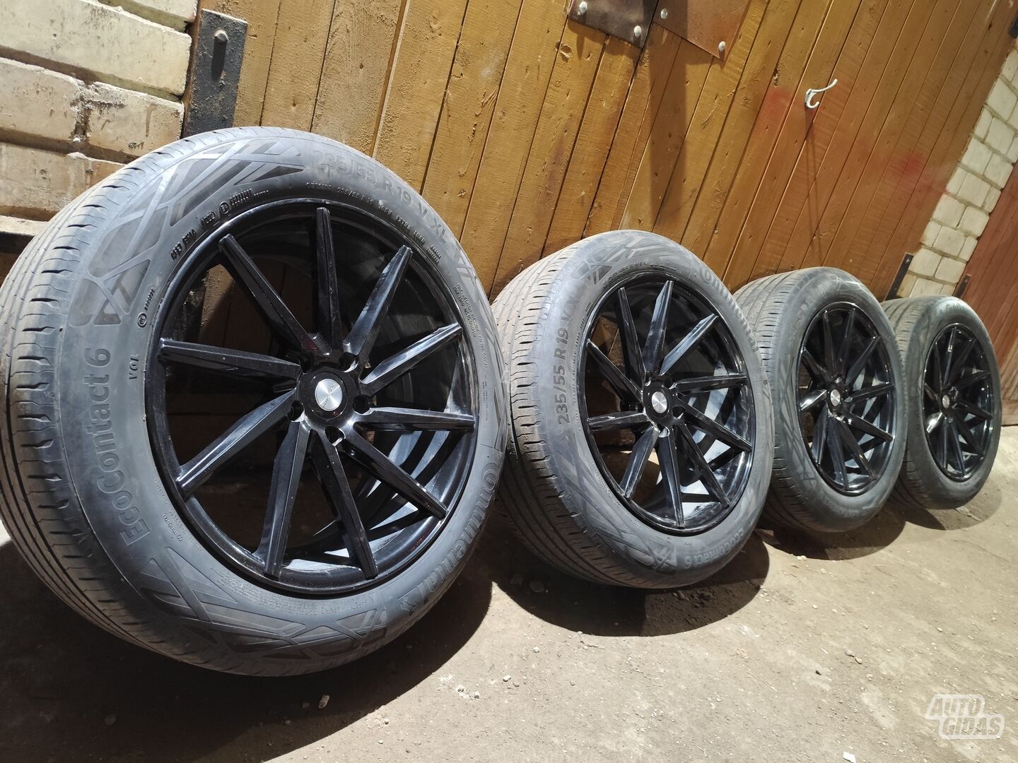 Vossen OUTBACK lengvojo lydinio R19 ratlankiai