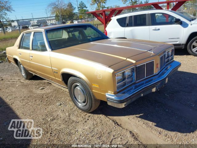 Oldsmobile Delta 88 1977 m Sedanas