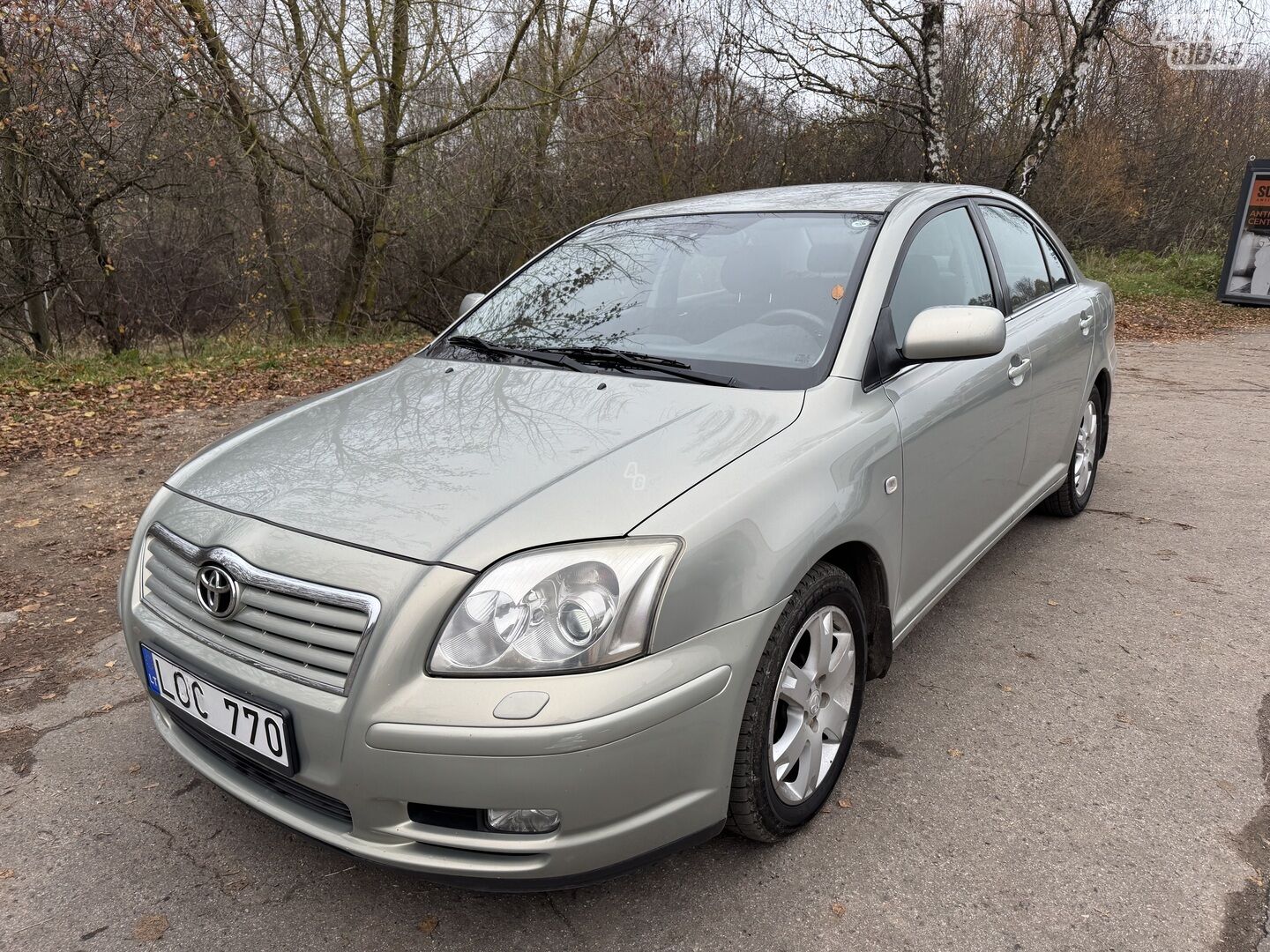 Toyota Avensis 2003 y Sedan