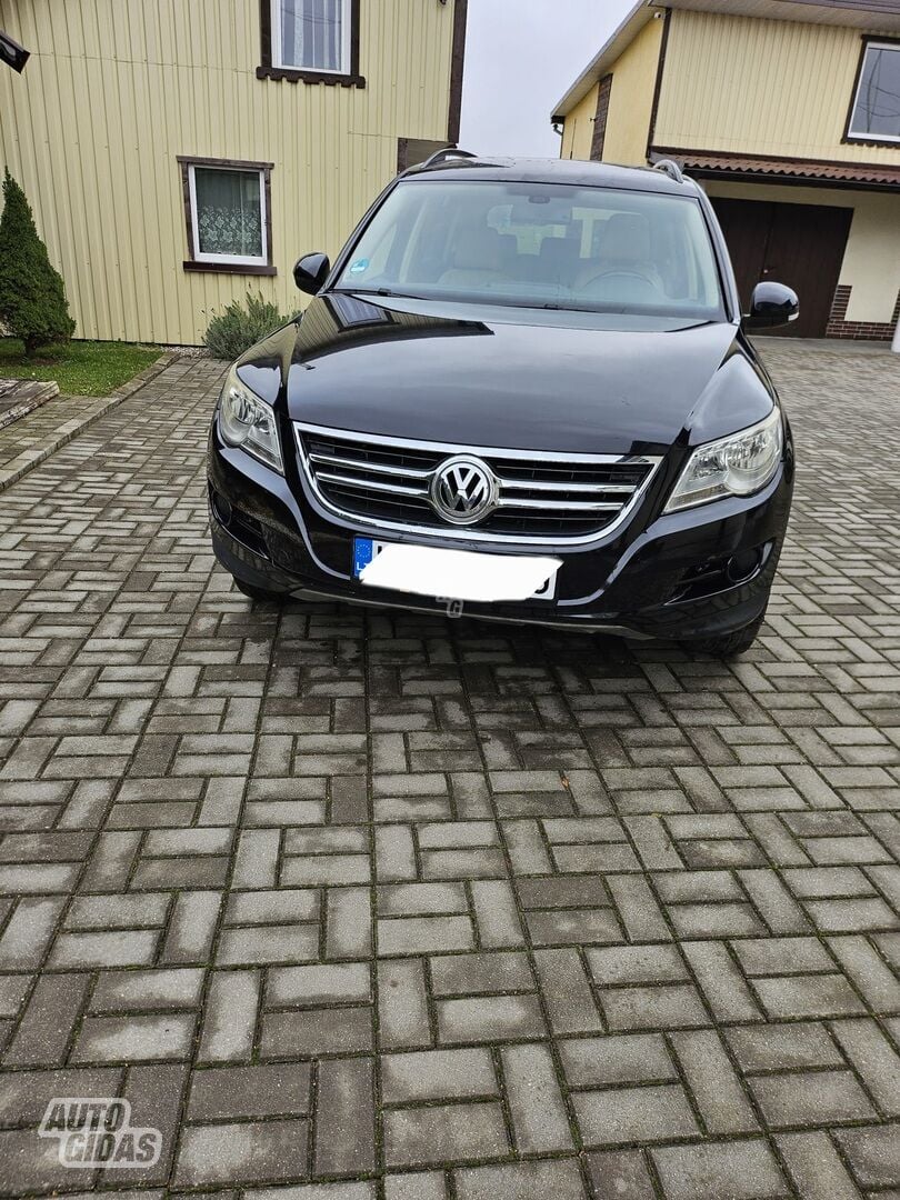 Volkswagen Tiguan 2008 г Внедорожник / Кроссовер