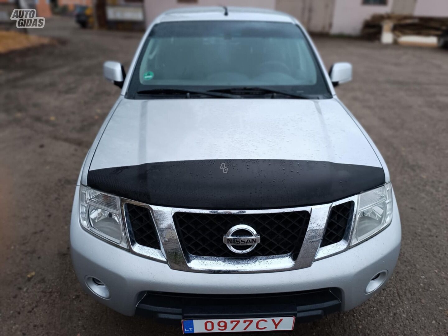 Nissan Navara III 2010 г