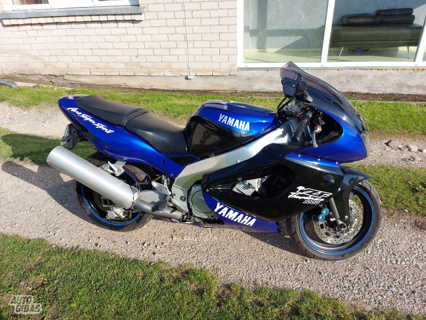 Yamaha YZF 1997 y Sport / Superbike motorcycle