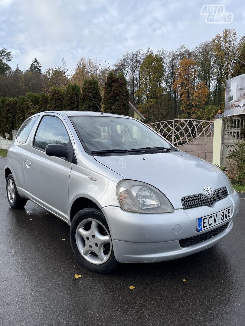 Toyota Yaris 2005 г Хэтчбек