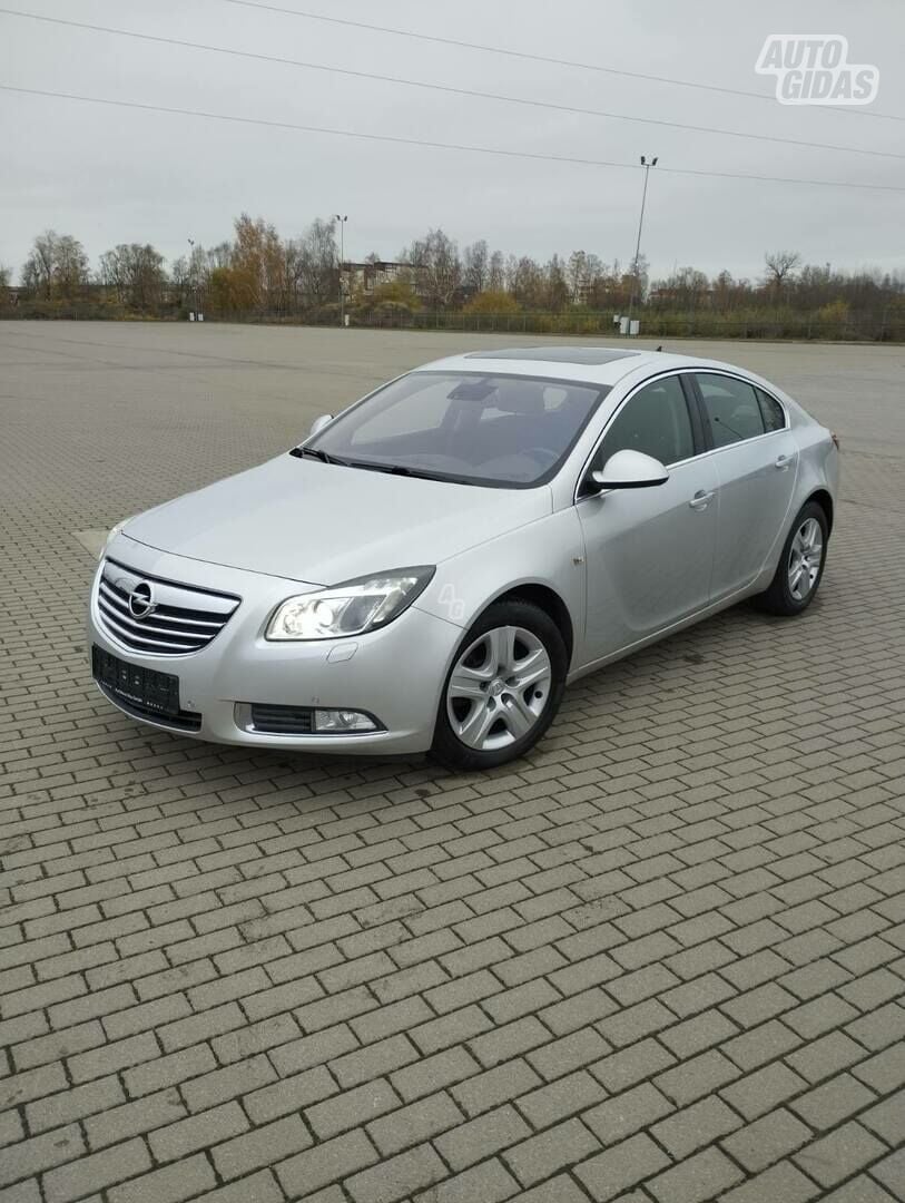 Opel Insignia 2011 г Хэтчбек