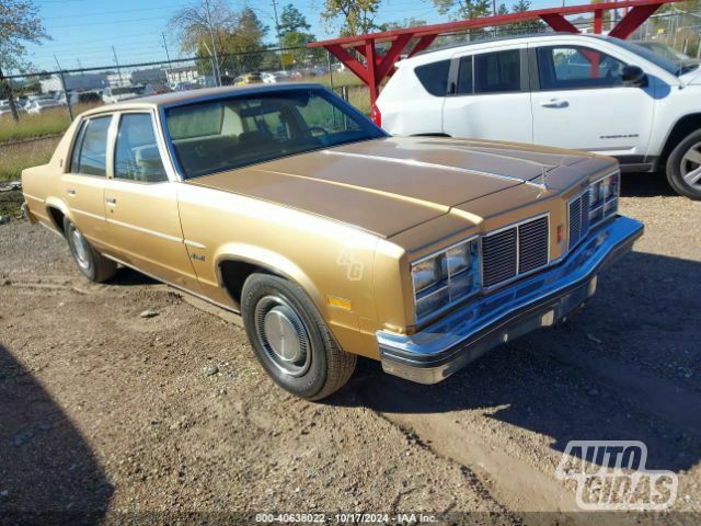 Oldsmobile Delta 88 1977 y Sedan