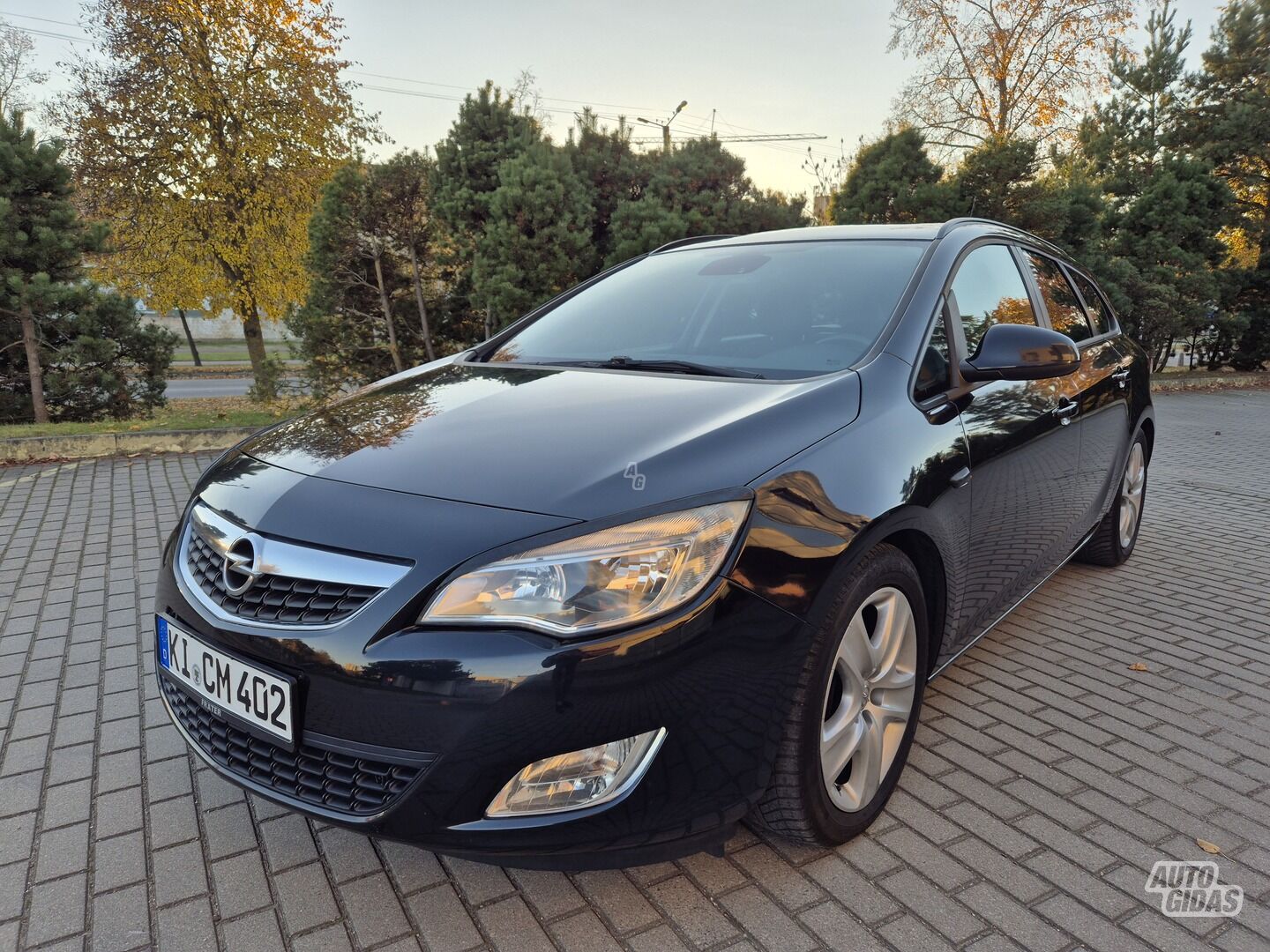 Opel Astra 2011 г Универсал